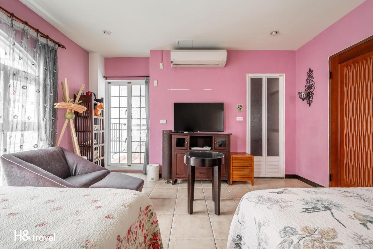 White Cotton Candy Homestay Hualien City Exterior photo