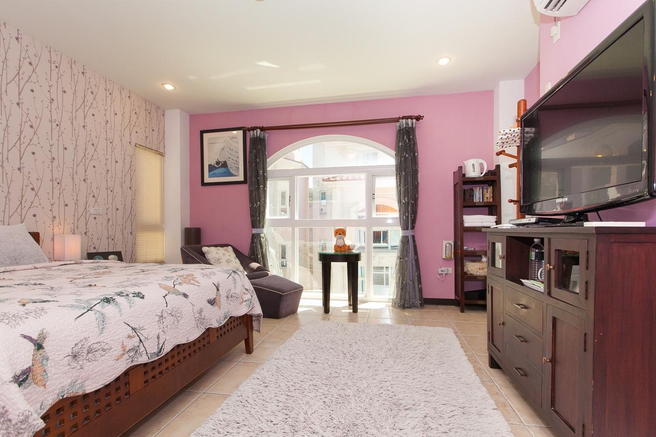 White Cotton Candy Homestay Hualien City Exterior photo